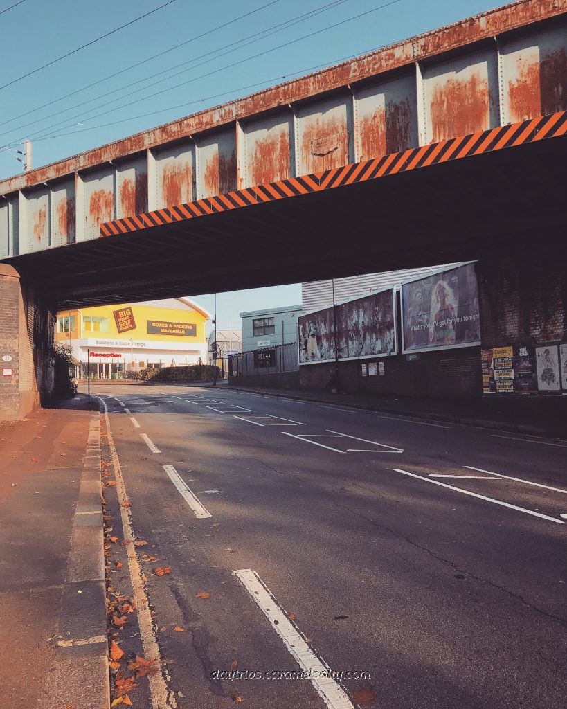 Walking towards Mitre Bridge